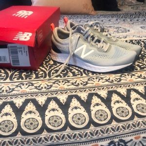 Brand new new balance size 8 running shoe